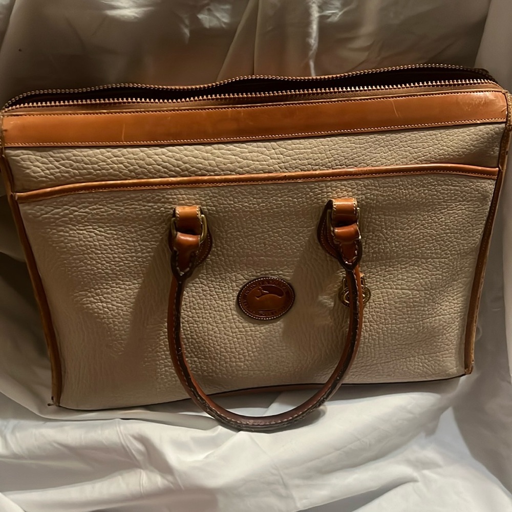 🛑SOLD🛑Dooney & Bourke BookBag 👜